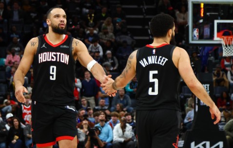 九游体育app-包含赛地聚焦——NBA总决赛冲刺阶段热度飙升，尤文图斯状态回暖，更衣室稳定，更衣室氛围转暖的词条